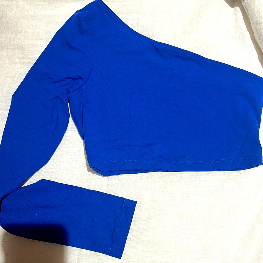 Cute blue one sleeve crop top